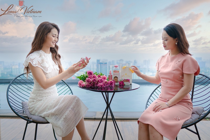 Nước hoa hồng lema, mc huyền trang mù tạt VTV