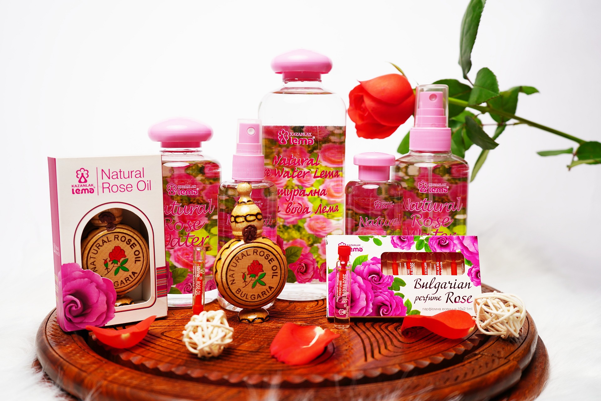 Nước hoa hồng Lema