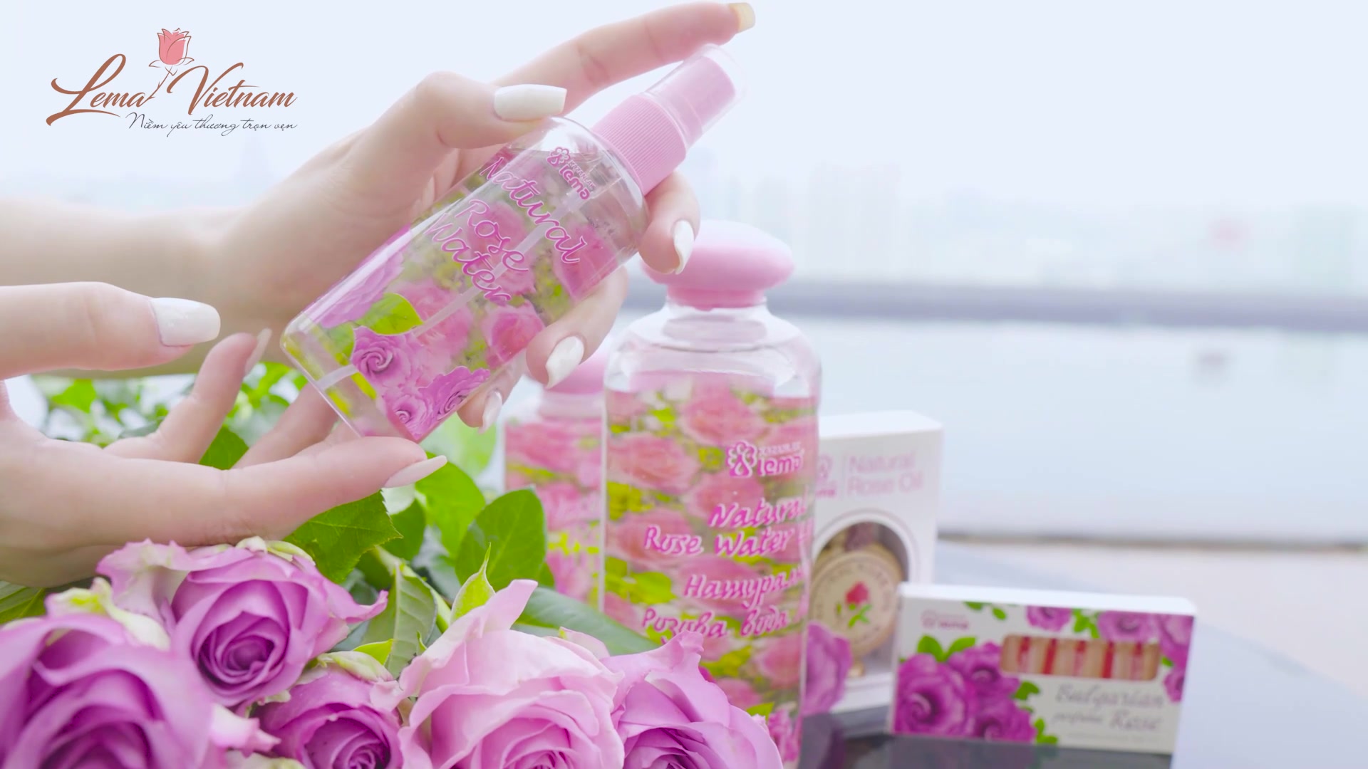 Nước hoa hồng Lema