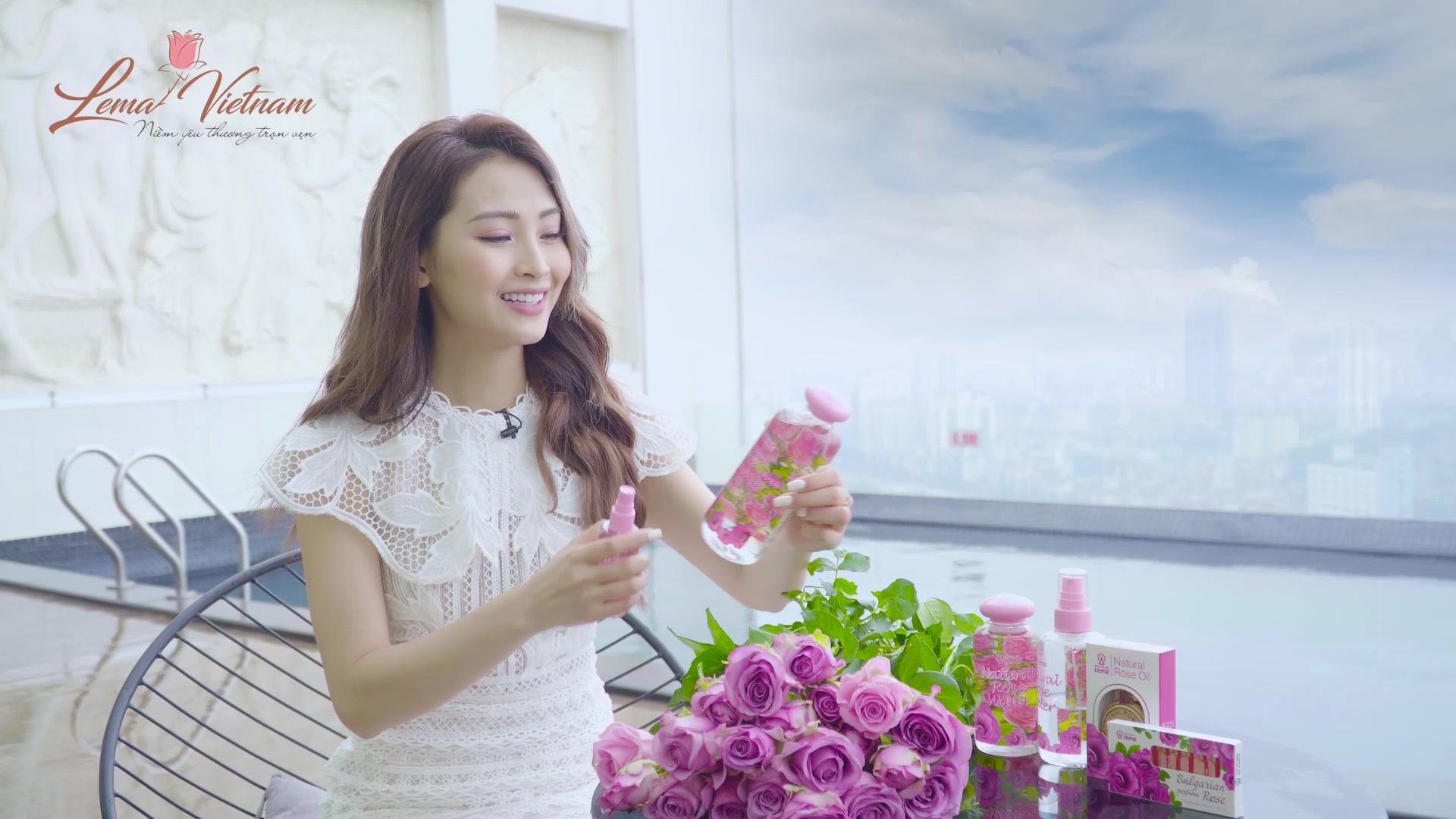 Nước hoa hồng tự nhiên