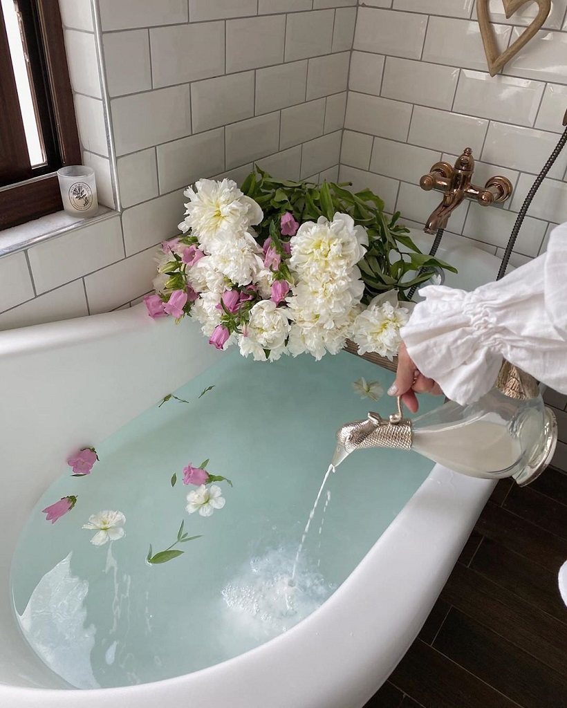 Sử dụng sữa tắm dịu nhẹ cho da