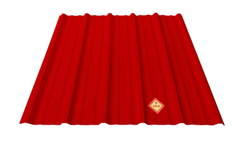 Tôn Vitek là lựa chọn hoàn hảo cho công trình biệt thự với nhiều gam màu sắc nổi bật, trong đó có màu đỏ đô.