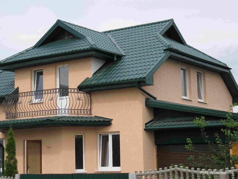 Biệt thự sử dụng tôn lợp mái màu xanh rêu đẹp mắt