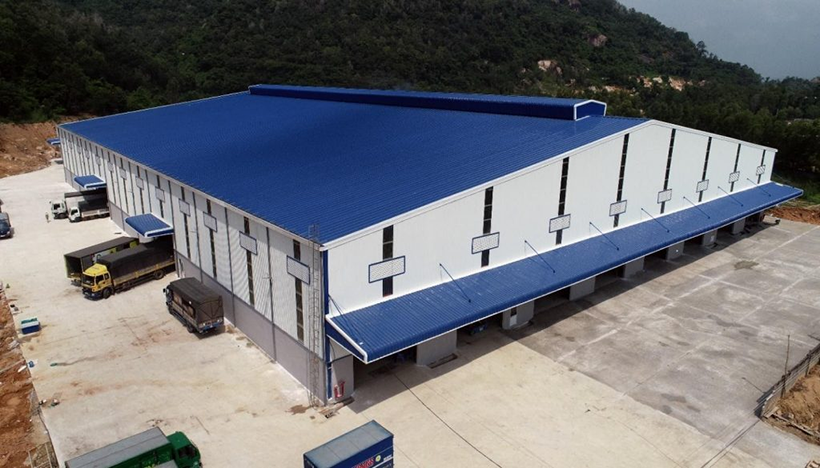 Tôn lợp mái xanh dương cho nhà xưởng
