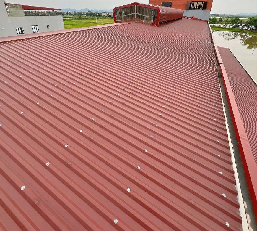 Thiết kế 11 sóng giúp mái lợp có tính thẩm mỹ cao, tạo cảm giác cân đối và hiện đại cho công trình