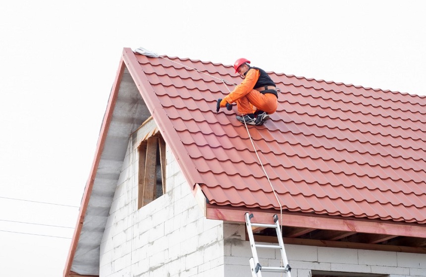 Khi mái tôn công trình cần tránh gây trầy xước bề mặt tôn cách tối đa