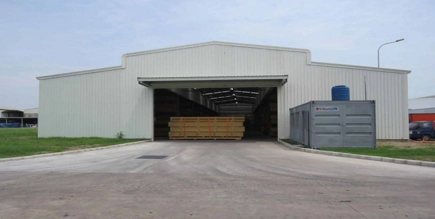 Sử dụng tôn trắng sữa cho các khu nhà xưởng