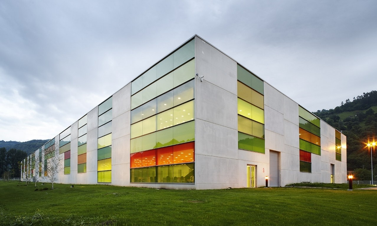 Nhà xưởng khung thép mái tôn có kết cấu đẹp mắt