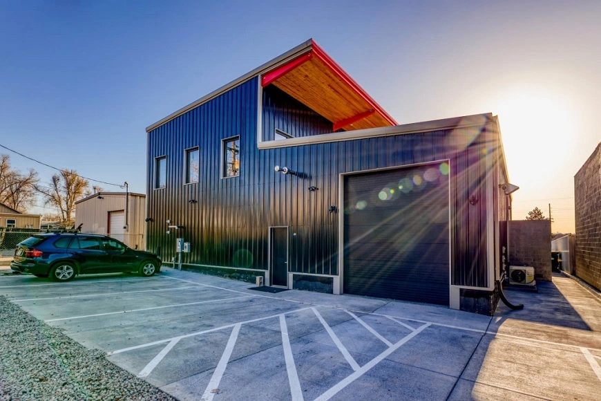 Nhà thép tiền chế được thiết kế hiện đại, sang trọng