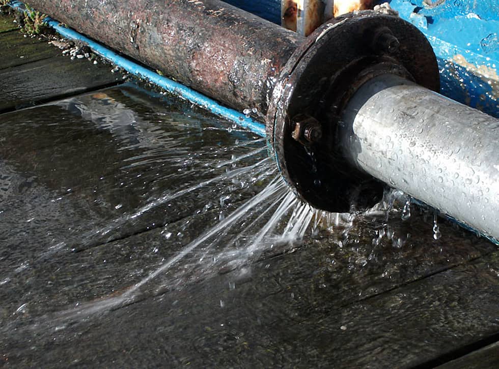 Thi công không đúng kỹ thuật có thể ảnh hưởng trực tiếp đến độ kín của hệ thống