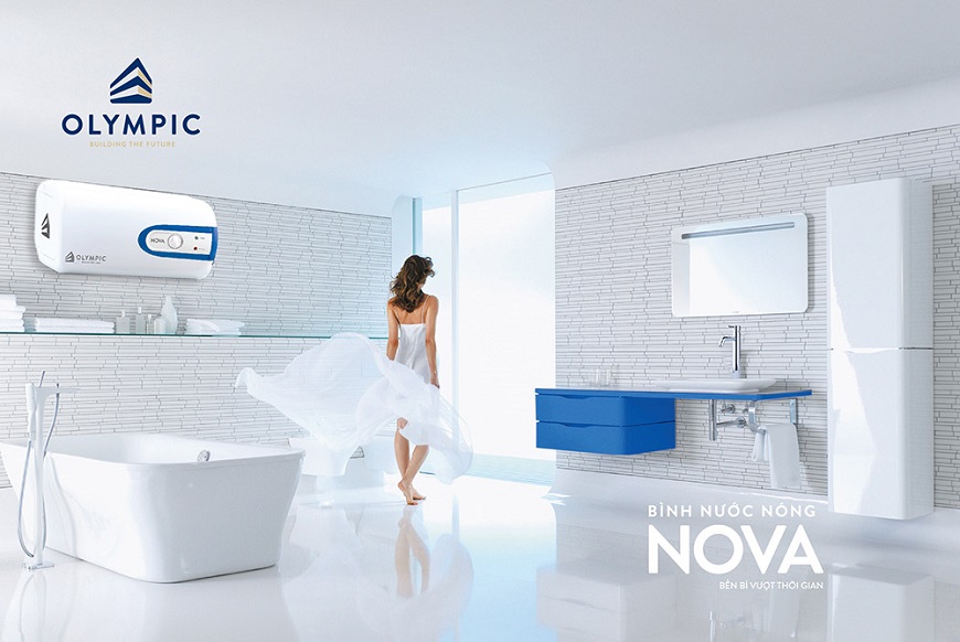 Bình nóng lạnh Olympic Nova đặt trong phòng tắm kính 180 độ