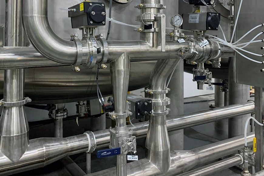 Vừa có khả năng chịu lực, vừa có khả năng uốn nắn tốt nên ống thép được dùng để làm hệ thống ống dẫn