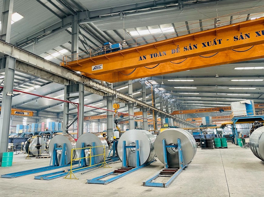 Dây chuyền sản xuất hiện đại ngày càng được ứng dụng nhiều trong các nhà máy sản xuất ống thép mạ kẽm tại Việt Nam