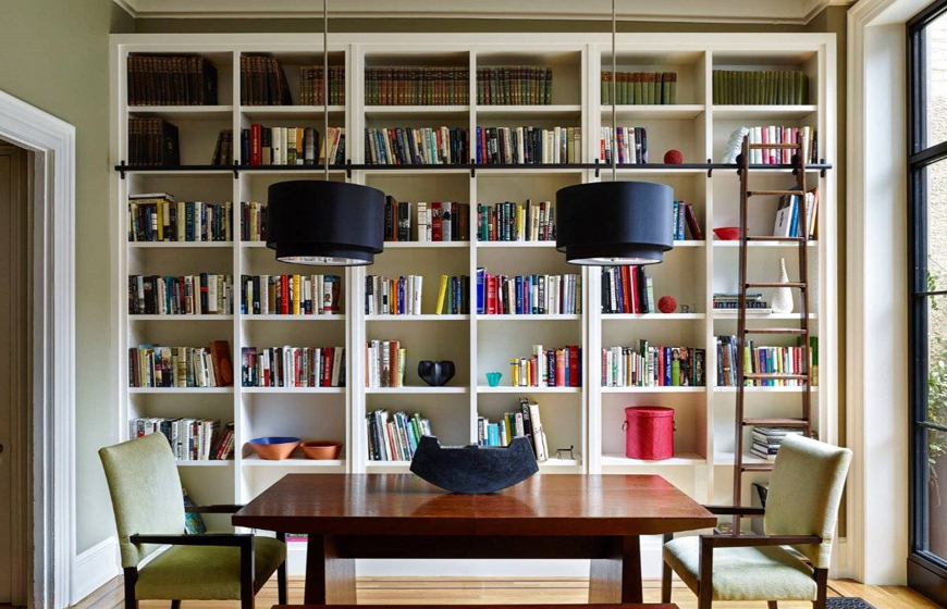 Nhà của Song Tử thường có những tủ sách đầy màu sắc