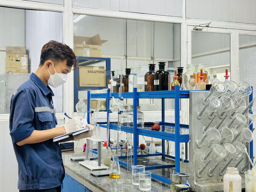 Đội ngũ nhân viên đầy kinh nghiệm luôn nỗ lực để đem đến những sản phẩm thép tốt nhất cho người tiêu dùng