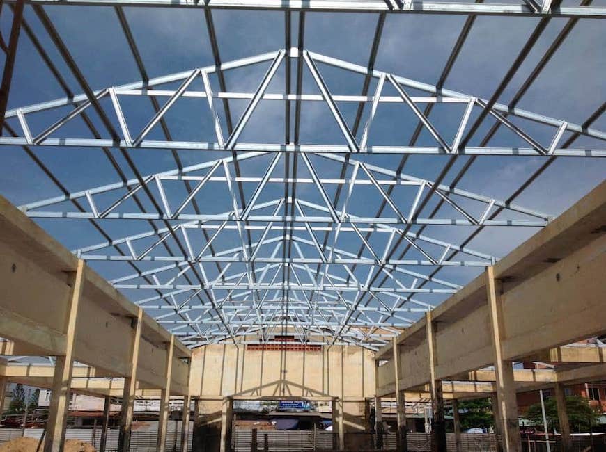 Khung nhà thép tiền chế được dựng lên bởi ống thép hộp