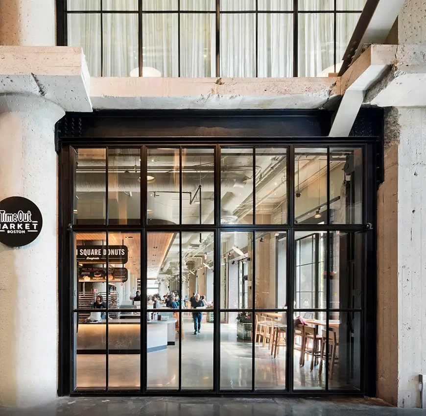 Thép hộp vuông mạ kẽm có khả năng chịu lực cao hơn các loại thép thông thường nên được ứng dụng làm khung cửa