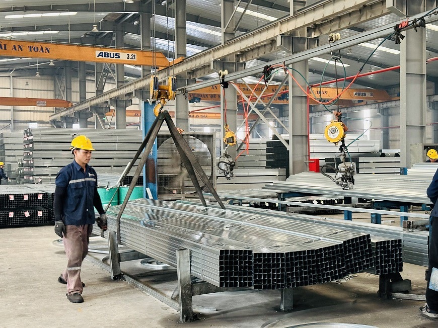 Tất cả các sản phẩm thép Vitek đều đạt tiêu chuẩn Hoa Kỳ và Nhật bản - những tiêu chuẩn khắt khe nhất về chất lượng, an toàn, độ bền bỉ