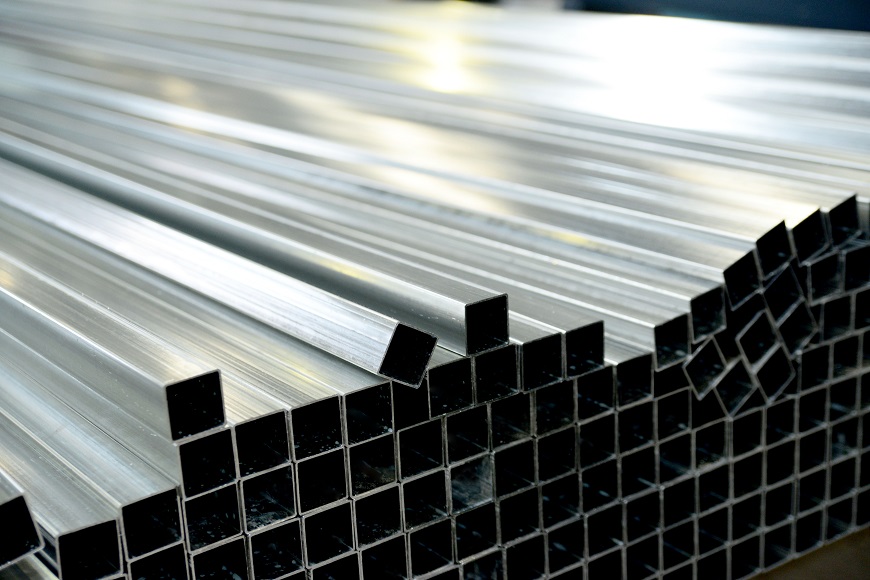 Kích thước và độ dày đúng sẽ giúp thép hộp chịu lực tốt hơn và đảm bảo tính ổn định của cấu trúc xây dựng