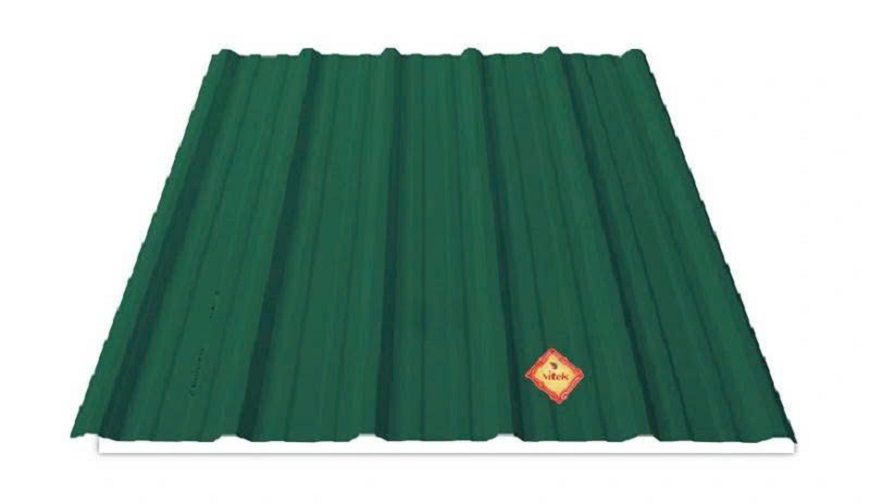 Với cấu tạo thông minh, tôn xốp 3 lớp Vitek xanh rêu không chỉ bảo vệ công trình trước tác động thời tiết mà còn giúp gia chủ tiết kiệm chi phí sử dụng quạt, điều hòa