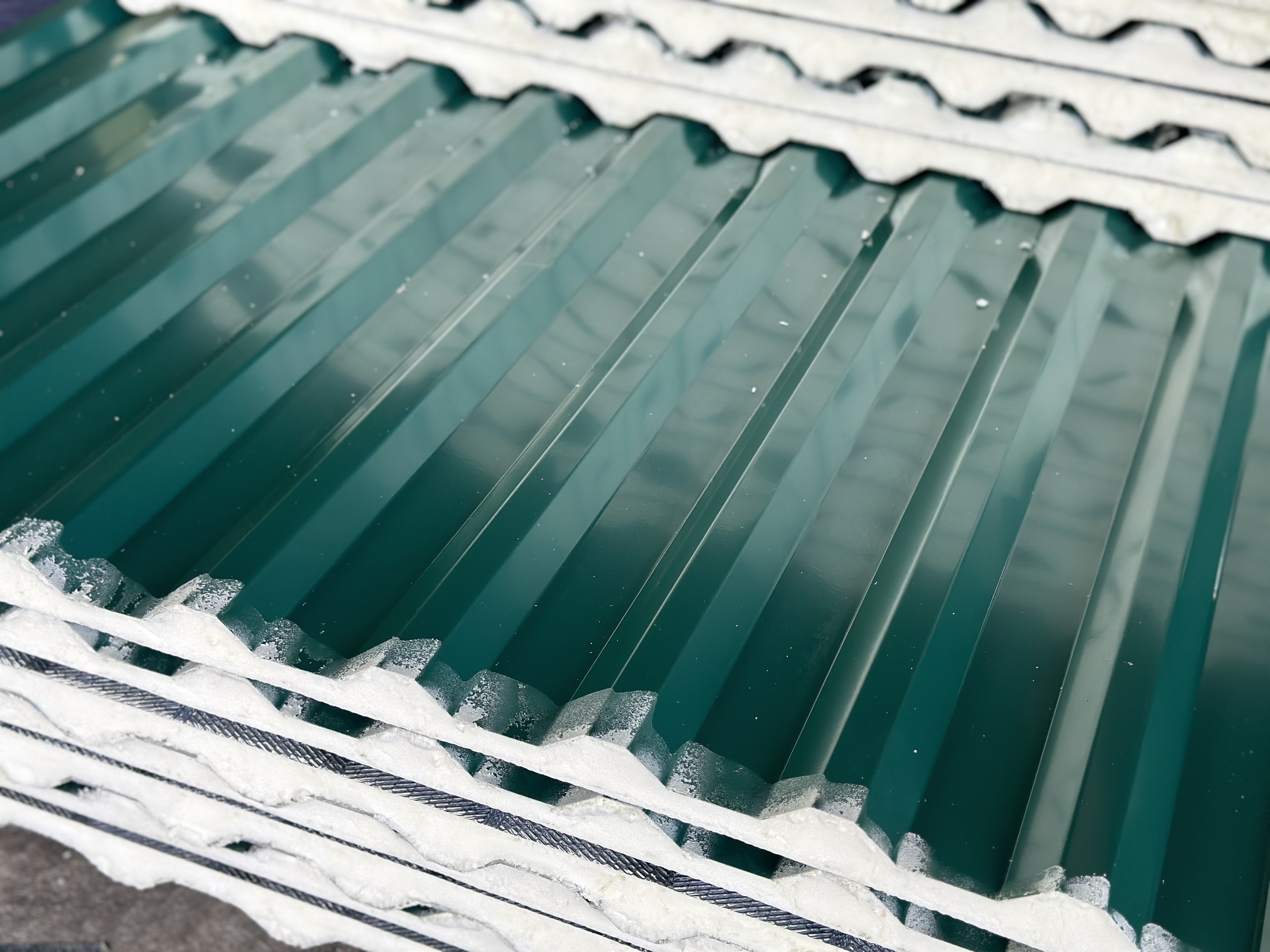 Tôn cách nhiệt 11 sóng màu xanh rêu