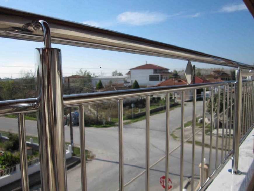 Ứng dụng ống thép tròn để làm hàng rào, lan can trong công trình xây dựng dân dụng