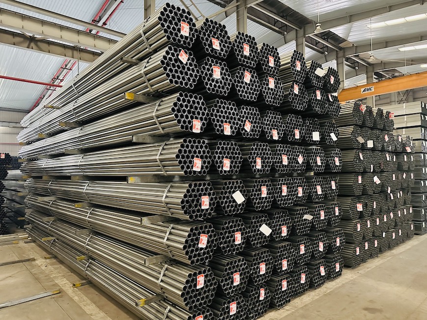 Trên mỗi bó ống được đóng 5 đai trắng