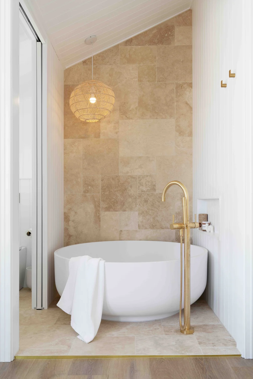 Đá tự nhiên ốp lát nhà tắm đẹp