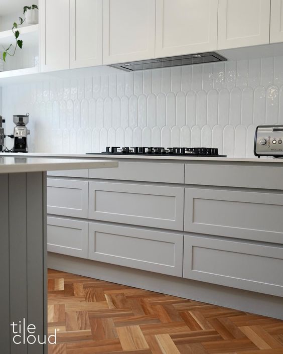 Gạch mosaic lông vũ M9300 (màu trắng)