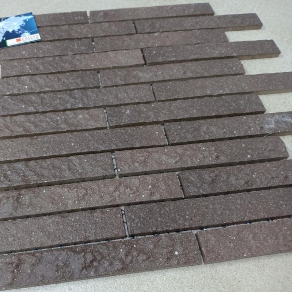 Mẫu gạch thẻ kích thước 147x22mm màu nâu đậm