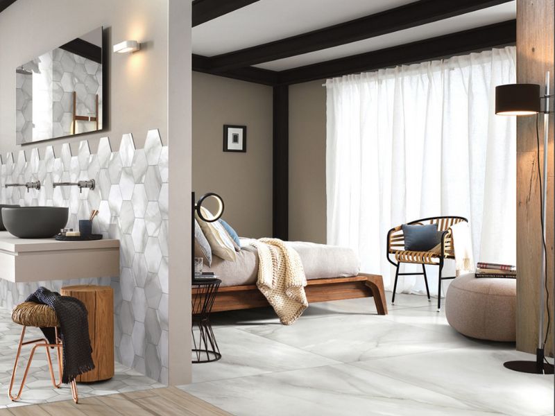 Gạch lát nền phòng ngủ giả đá màu xám kết hợp với đồ nội thất từ gỗ mang đến một không gian ngủ thoải mãi