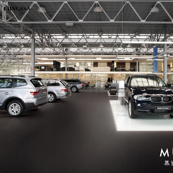 Garage oto nên lát gạch đồng chất xương đá vì nơi đây luôn luôn phải chịu tải trọng lớn