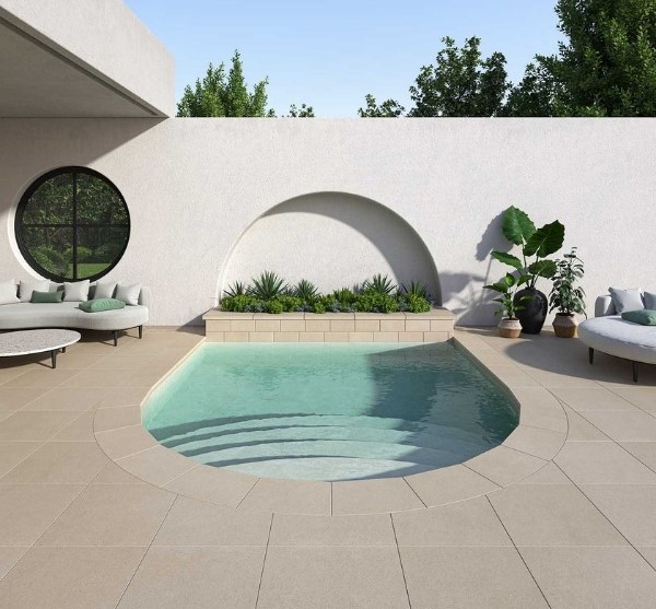 Gạch sân vườn vân xi măng chịu lực đang là xu hướng hàng đầu, được đông đảo gia chủ ưu tiên lựa chọn