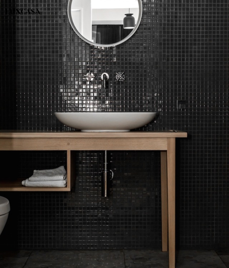 Gạch mosaic thủy tinh màu đen cao cấp