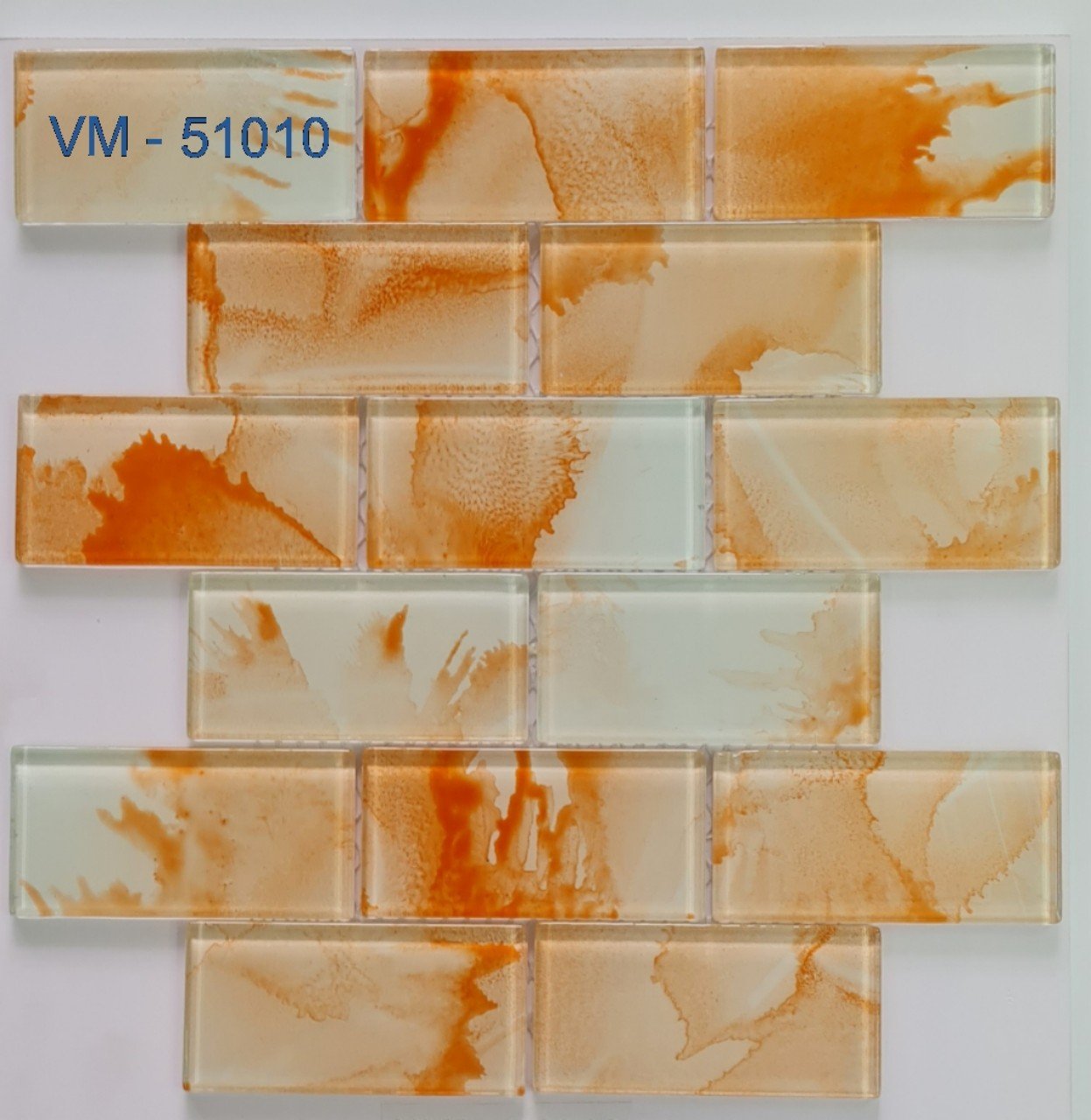 Mẫu gạch VM51010 màu vàng cam bề mặt trong suốt hình chữ nhật