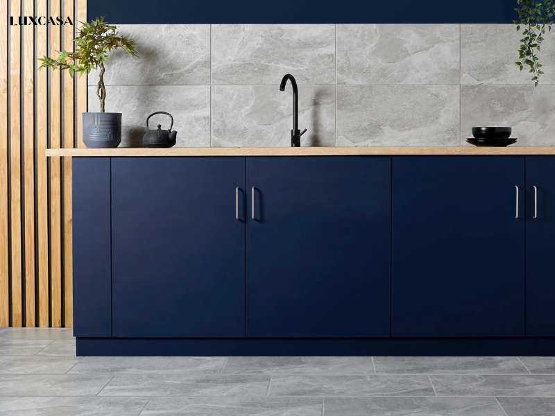 Nên chọn những mẫu gạch chất lượng tốt, đặc biệt là khi dùng ở vị trí bếp, nhà tắm