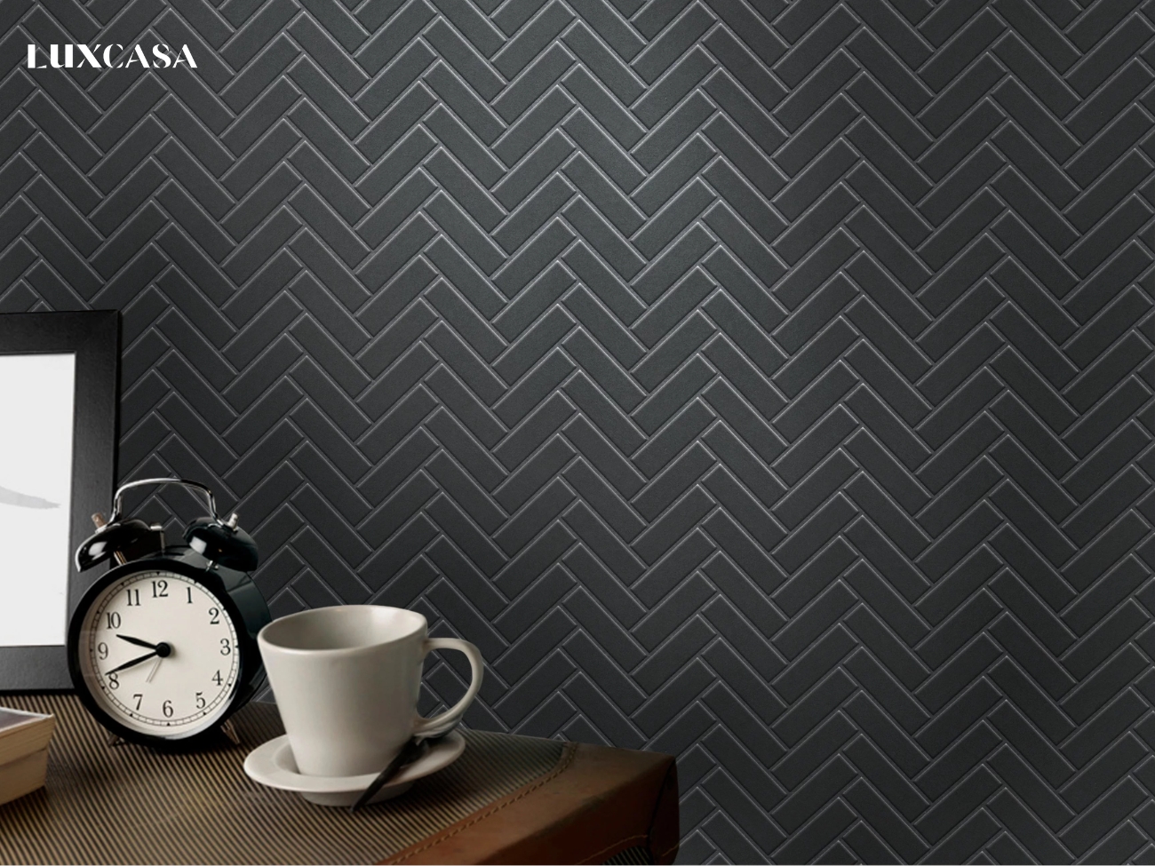 Gạch ốp tường dạng thẻ được ốp xương cá đơn giản nhưng tinh tế vô