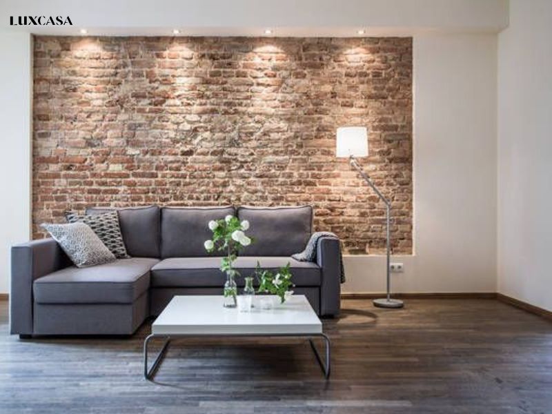 Gạch giả cổ ốp phòng khách nhà ống tạo nên một điểm nhất trang trí nổi bật