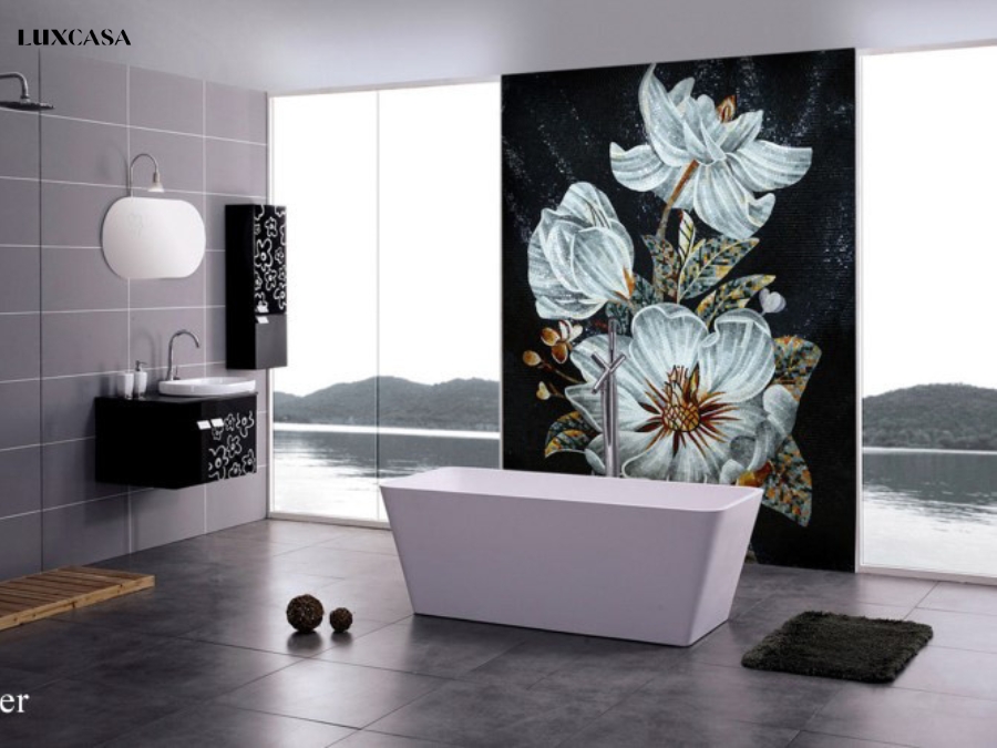 Tranh gạch mosaic hình bông hoa được ốp nhà tắm để tạo điểm nổi bất cho không gian