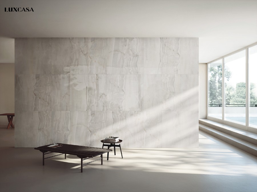 Gạch vân đá ốp tường thường được biết đến các mẫu gạch bóng, chúng sẽ làm không gian căn phòng sáng sủa và sạch sẽ hơn