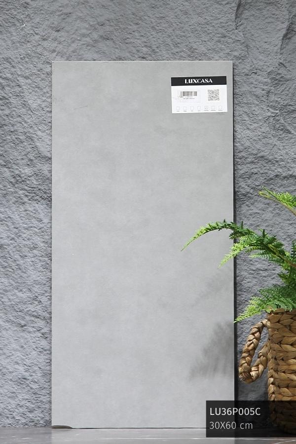 Mẫu gạch xám ghi có bề mặt mờ mịn được sử dụng để ốp lát trong các phòng nhà vệ sinh, có khả năng chống thấm nước cực tốt