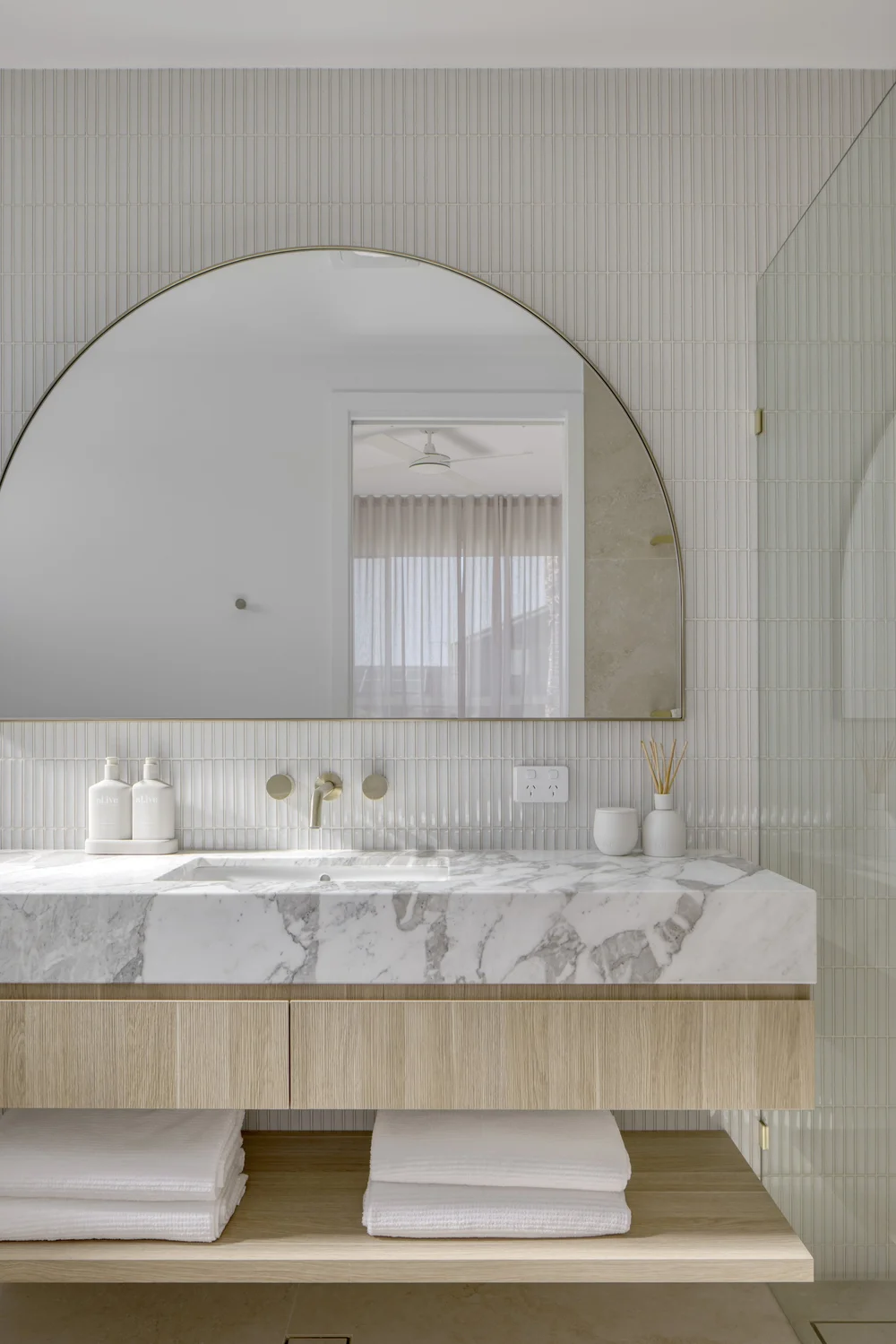 Gạch Kit Kat ốp chỗ lavarbo