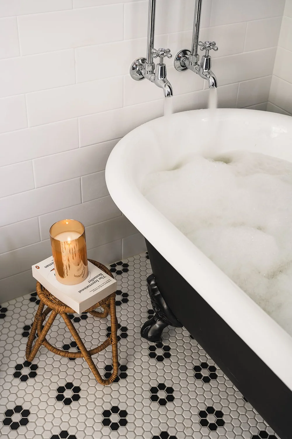 Gạch mosaic lục giác lát nhà tắm cao cấp