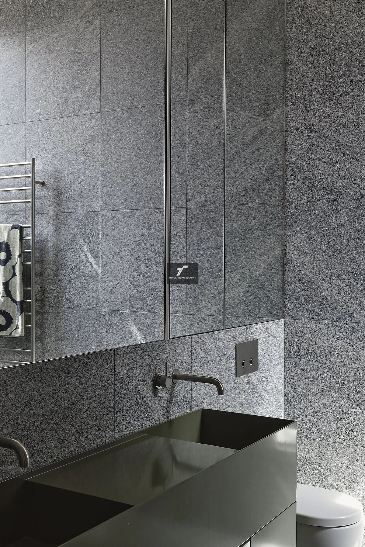 Mẫu gạch giả đá slate màu xám ốp nhà vệ sinh