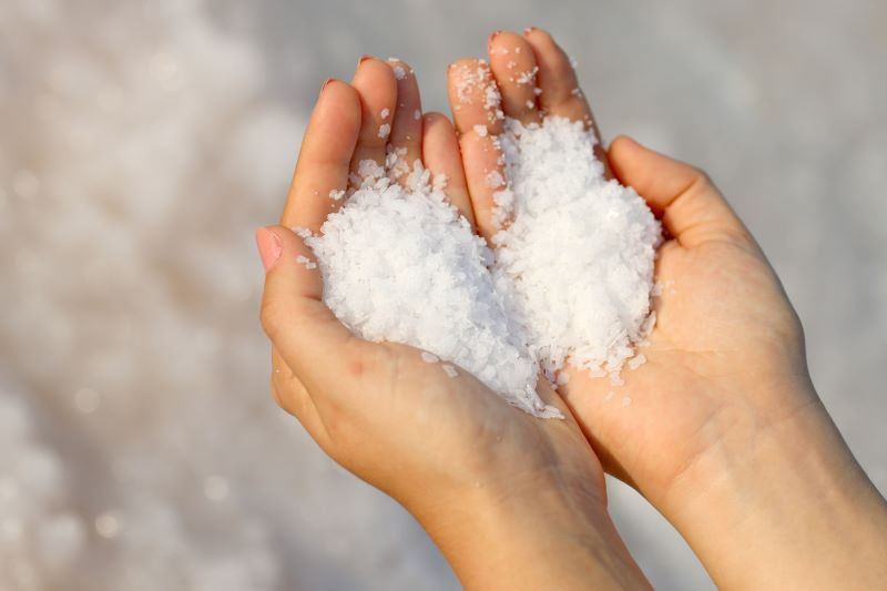 Cách làm sạch và vệ sinh chai thủy tinh sáng bóng tại nhà - 1