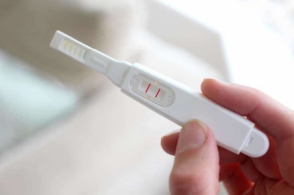 Dùng bao cao su không đúng cách vẫn có thể mang thai