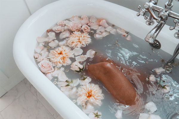 Sau khi quan hệ nên làm gì? - Vệ sinh sạch sẽ sau khi quan hệ