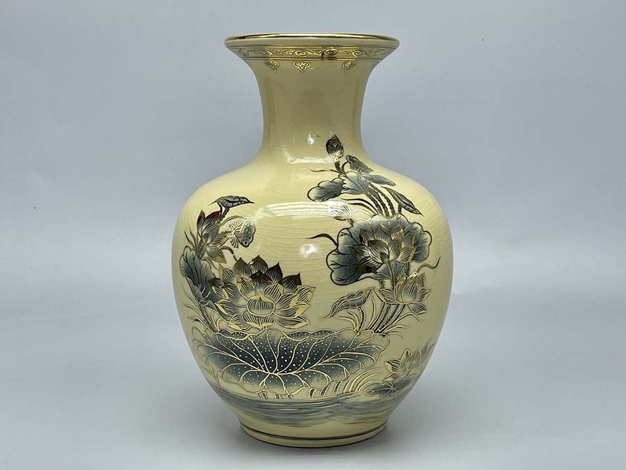 binh-bao-chau-hoa-sen-h28-gom-chu-dau-ve-vang-kim-1