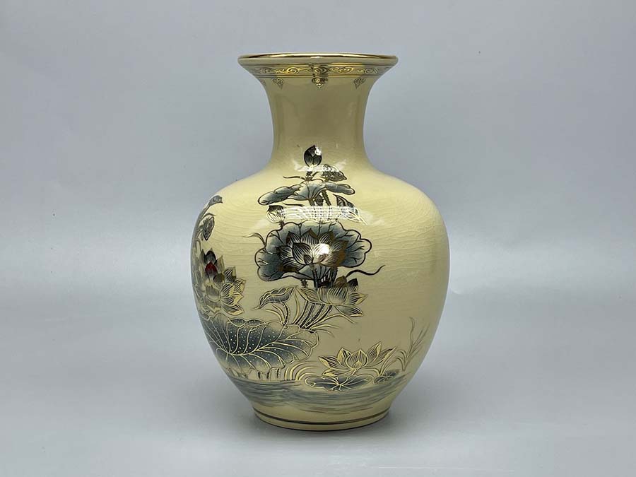 binh-bao-chau-hoa-sen-h28-gom-chu-dau-ve-vang-kim-4