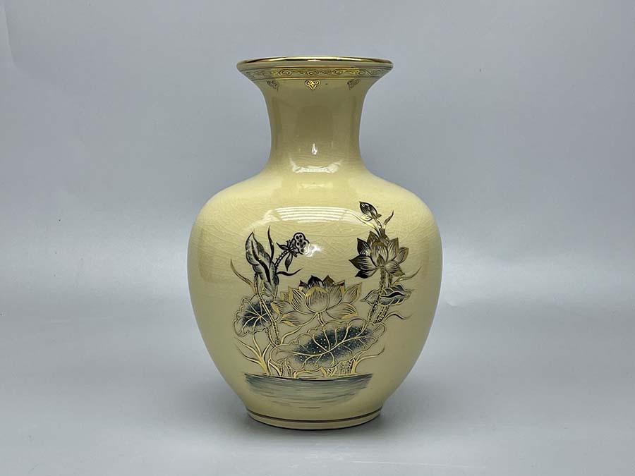 binh-bao-chau-hoa-sen-h28-gom-chu-dau-ve-vang-kim-5